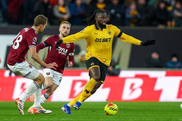 Wolverhampton Wanderers v West Ham United - Premier League Tolu Arokodare of Wolverhampton Wanderers races forward with the ball during the Premier League match between Wolverhampton Wanderers and West Ham United at Molineux in Wolverhampton, United Kingdom, on January 3, 2026. Wolverhampton West Midlands United Kingdom  Copyright: xMIxNewsx originalFilename:fletcher-wolverha260103_npxBz.jpg