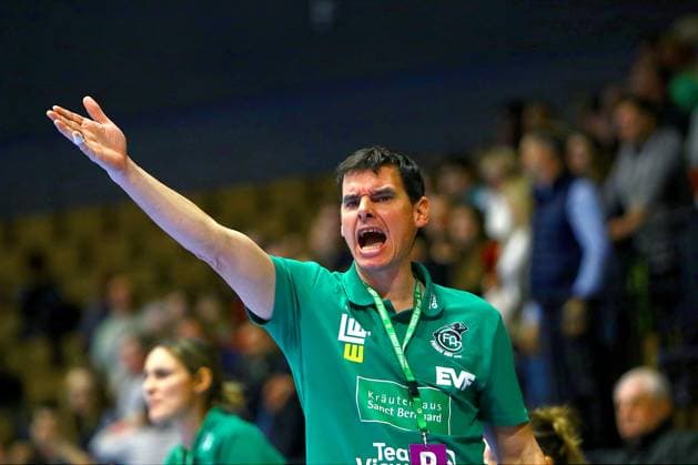 Trainer Nico Kiener (Göppingen) Handball Frauen 1.Bundesliga 2025 26 BSV Sachsen Zwickau - Frisch Auf Göppingen 25:23 am 3.1.2026 in der Sparkassen-Arena Zwickau BSV Sachsen Zwickau - Frisch Auf Göppingen