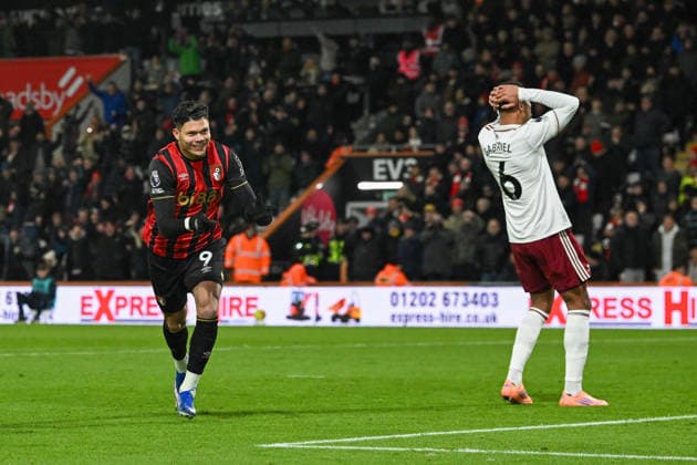 Bournemouth v Arsenal, Premier League Goal 1-0 - Evanilson (9) of AFC Bournemouth celebrates scoring the opening goal as Gabriel (6) of Arsenal looks dejected after he makes a mistake during the Premier League match between Bournemouth and Arsenal at the Vitality Stadium, Bournemouth, UK on 3 January 2026. Bournemouth Vitality Stadium Dorset UK Editorial use only DataCo restrictions apply See www.football-dataco.com , Copyright: xGrahamxHuntx PSI-23517-0339