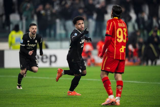 Juventus FC v US Lecce - Serie A Weston McKennie of Juventus FC celebrates after scoring a goal during the Serie A football match between Juventus FC and US Lecce. Turin Italy Copyright: xNicolòxCampox