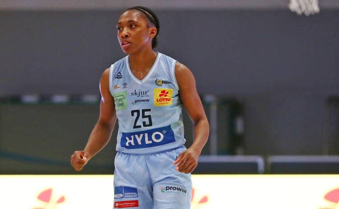 DBBL Pokal.-Viertelfinale, 03.01.2026, Sporthalle West in Dillingen (Saarland), Saarlouis Royals vs. Herner TC (67:54) emspor v.l.n.r. Martha Ann Burse (Saarlouis) bejubelt einen Korb während des Spiels