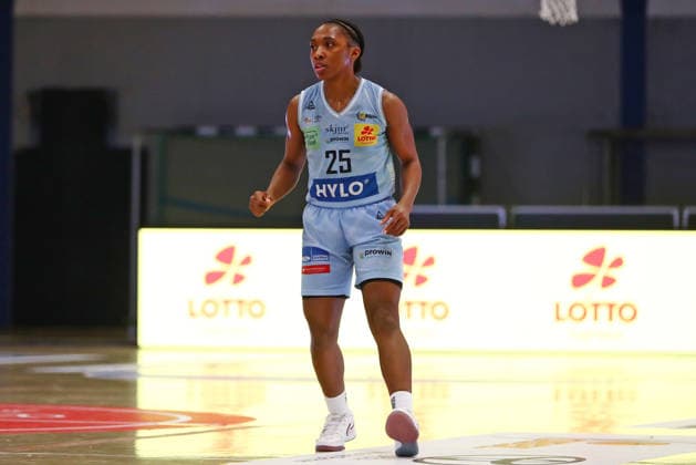 DBBL Pokal.-Viertelfinale, 03.01.2026, Sporthalle West in Dillingen (Saarland), Saarlouis Royals vs. Herner TC (67:54) emspor v.l.n.r. Martha Ann Burse (Saarlouis) bejubelt einen Korb während des Spiels