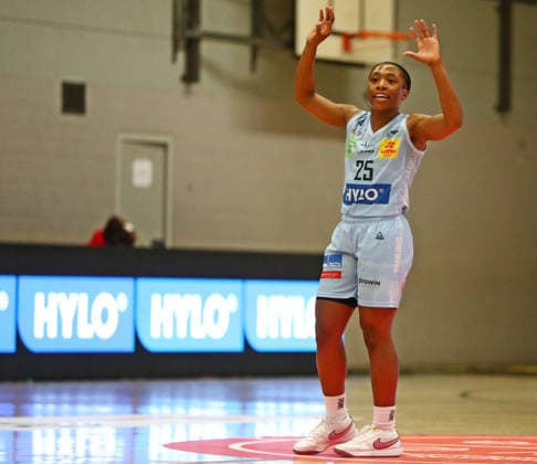 DBBL Pokal.-Viertelfinale, 03.01.2026, Sporthalle West in Dillingen (Saarland), Saarlouis Royals vs. Herner TC (67:54) emspor v.l.n.r. Martha Ann Burse (Saarlouis)