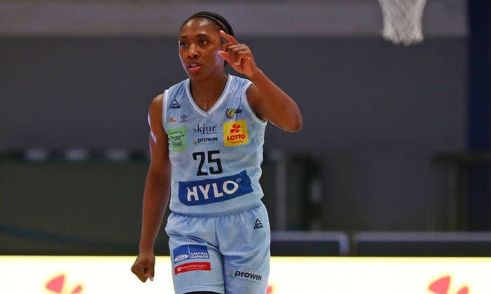 DBBL Pokal.-Viertelfinale, 03.01.2026, Sporthalle West in Dillingen (Saarland), Saarlouis Royals vs. Herner TC (67:54) emspor v.l.n.r. Martha Ann Burse (Saarlouis) bejubelt einen Korb während des Spiels