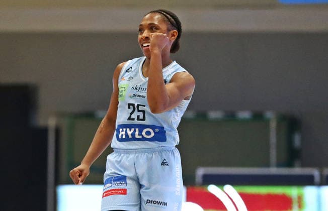 DBBL Pokal.-Viertelfinale, 03.01.2026, Sporthalle West in Dillingen (Saarland), Saarlouis Royals vs. Herner TC (67:54) emspor v.l.n.r. Martha Ann Burse (Saarlouis) bejubelt einen Korb während des Spiels