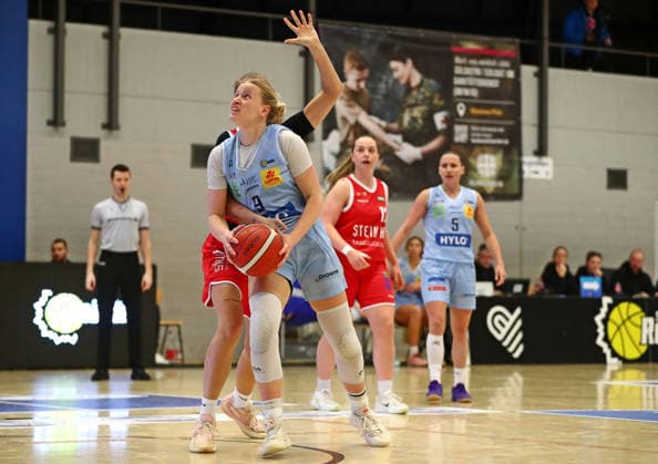 DBBL Pokal.-Viertelfinale, 03.01.2026, Sporthalle West in Dillingen (Saarland), Saarlouis Royals vs. Herner TC (67:54) emspor v.l.n.r. Emma Eichmeyer (Saarlouis), Sofie Fuglsang Olsen (Herner TC)