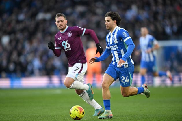 Brighton and Hove Albion v Burnley, Premier League Brighton And Hove Albion defender Ferdi Kadioglu (24) and Burnley forward Jacob Bruun Larsen (7) during the Premier League match between Brighton and Hove Albion and Burnley at the American Express Stadium, Brighton and Hove, UK on 3 January 2026. Brighton and Hove American Express Stadium East Sussex UK Editorial use only DataCo restrictions apply See www.football-dataco.com , Copyright: xPaulxBockingx PSI-23518-0030