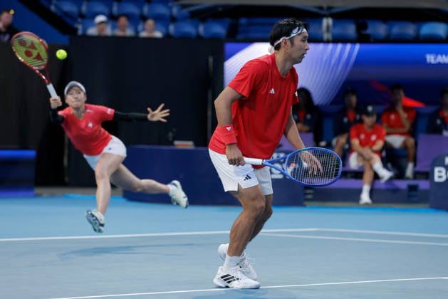 TENNIS UNITED CUP PERTH, Nao Hibino and Yasutaka Uchiyama of Japan in action against Olivia Nicholls and Neal Skupski of Great Britain during the United Cup day three doubles match between Great Britain and Japan at RAC Arena in Perth, Sunday, January 4, 2026. ( NO ARCHIVING, EDITORIAL USE ONLY PERTH WESTERN AUSTRALIA AUSTRALIA  Copyright: xRICHARDxWAINWRIGHTx 20260104141379829783