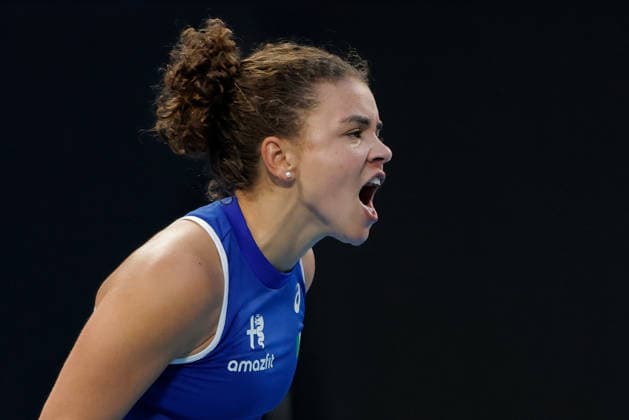 TENNIS UNITED CUP PERTH, Jasmine Paolini of Italy in action against Belinda Bencic of Switzerland during the United Cup day three match between Italy and Switzerland at RAC Arena in Perth, Sunday, January 4, 2026. ( NO ARCHIVING, EDITORIAL USE ONLY PERTH WESTERN AUSTRALIA AUSTRALIA  Copyright: xRICHARDxWAINWRIGHTx 20260104145769212975