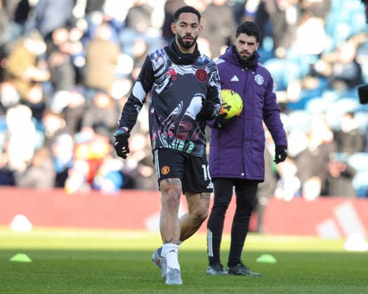 Premier League Leeds United v Manchester United, ManU Matheus Cunha of Manchester United in the pregame warmup session during the Premier League match Leeds United vs Manchester United at Elland Road, Leeds, United Kingdom, 4th January 2026 (Photo by Richard Bierton News Images) Leeds Elland Road West Yorkshire United Kingdom Copyright: xRichardxBierton NewsxImagesx