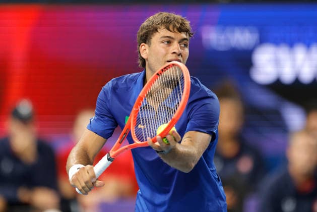 TENNIS UNITED CUP PERTH, Flavio Cobolli of Italy in action against Stan Wawrinka of Switzerland during the United Cup day three match between Italy and Switzerland at RAC Arena in Perth, Sunday, January 4, 2026. ( NO ARCHIVING, EDITORIAL USE ONLY PERTH WESTERN AUSTRALIA AUSTRALIA  Copyright: xRICHARDxWAINWRIGHTx 20260104155636871840