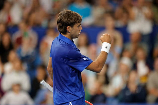 TENNIS UNITED CUP PERTH, Flavio Cobolli of Italy in action against Stan Wawrinka of Switzerland during the United Cup day three match between Italy and Switzerland at RAC Arena in Perth, Sunday, January 4, 2026. ( NO ARCHIVING, EDITORIAL USE ONLY PERTH WESTERN AUSTRALIA AUSTRALIA  Copyright: xRICHARDxWAINWRIGHTx 20260104149229907944