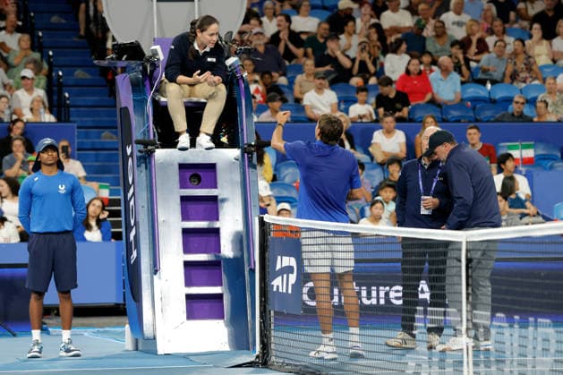 TENNIS UNITED CUP PERTH, Flavio Cobolli of Italy remonstrates with the umpire during his match against Stan Wawrinka of Switzerland during the United Cup day three match between Italy and Switzerland at RAC Arena in Perth, Sunday, January 4, 2026. ( NO ARCHIVING, EDITORIAL USE ONLY PERTH WESTERN AUSTRALIA AUSTRALIA  Copyright: xRICHARDxWAINWRIGHTx 20260104120263759242