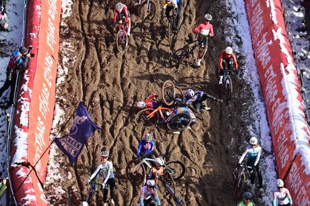 UCI Cyclocross World Cup 2025-2026 Zonhoven ZONHOVEN, BELGIUM - JANUARY 04 : Barthels Maite, Sarkisov Katherine (USA) of Cxd Trek Bikes in a crash during the 9th leg of the Zonhoven UCI Cyclocross World Cup 2025-2026 a cyclocross race for Women Elite on January 4, 2026 in Zonhoven, Belgium, 04 01 2026 ( Zonhoven Belgium  Copyright: xPeterxDexVoechtx