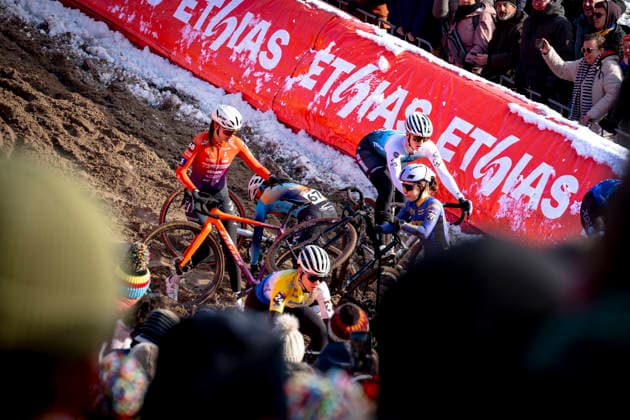 Liv Wenzel - SEBMOTOBIKES CX TEAM, MaÃ¯tÃ Barthels - LUXEMBOURG during the UCI Cyclo-cross World Cup 2025 in ZONHOVEN, Belgium on 29 december 2025, (photo by Marcel van Dorst EYE4images DeFodi Images) -