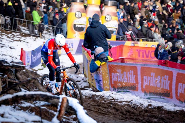 Puck Pieterse - FENIX-DECEUNINCK during the UCI Cyclo-cross World Cup 2025 in ZONHOVEN, Belgium on 29 december 2025, (photo by Marcel van Dorst EYE4images DeFodi Images) -