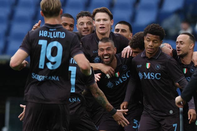 CALCIO - Serie A - SS Lazio vs SSC Napoli Rome, Italy - January 4, 2025: Leonardo Spinazzola of S.S.C. Napoli score the goal and celebrate with the team during the Serie A Enilive 2025-2026 football match between S.S. Lazio vs S.S.C. Napoli at Olympic Stadium. Rome Italy  Copyright: xIPAxSport ABACAx