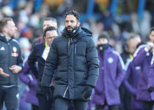 Premier League Leeds United v Manchester United, ManU Ruben Amorim manager of Manchester United leaves field at half time with score all even during the Premier League match Leeds United vs Manchester United at Elland Road, Leeds, United Kingdom, 4th January 2026 (Photo by Richard Bierton News Images) Leeds Elland Road West Yorkshire United Kingdom Copyright: xRichardxBierton NewsxImagesx