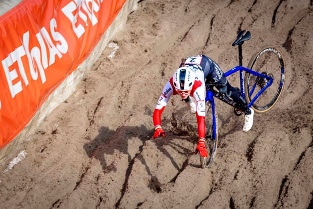 Lucinda Brand - BALOISE GLOWI LIONS during the UCI Cyclo-cross World Cup 2025 in ZONHOVEN, Belgium on 29 december 2025, (photo by Marcel van Dorst EYE4images DeFodi Images) -