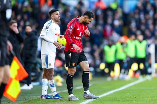 Leeds United v Manchester United, ManU Premier League Manchester United forward Matheus Cunha (10) during the Leeds United v Manchester United Premier League match at Elland Road, Leeds, England on 4 January 2026 Credit: Phil Duncan Every Second Media Editorial use only. All images are copyright Every Second Media Limited. No images may be reproduced without prior permission. All rights reserved. Premier League and Football League images are subject to licensing agreements with Football DataCo Limited. see https: www.football-dataco.com Copyright: xIMAGO EveryxSecondxMediax ESM-1736-0044 PhilxDuncanx xEveryxSecondxMediax
