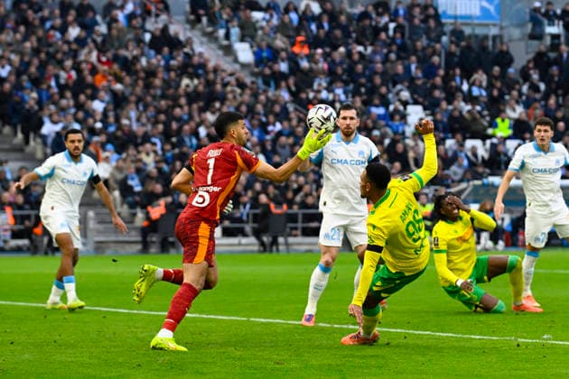 FOOTBALL : Olympique de Marseille VS FC Nantes - Ligue 1 McDonald s - 04 01 2026 GÃ ronimo Rulli (OM) - Ligue 1 McDonald™s match between Olympique de Marseille and Football Club de Nantes on January 04, 2026 at the Orange Velodrome Stadium in Marseille. MarseilleFrance  Copyright: xWilliamxCannarellax