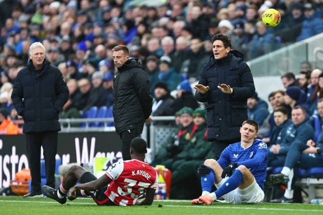 Keith Andrews, head coach of Brentford Everton v Brentford, Premier League, Football, Hill Dickinson Stadium, Liverpool, UK - 04 Jan 2026Liverpool Hill Dickinson Stadium United Kingdom EDITORIAL USE ONLY No use with unauthorised audio, video, data, fixture lists, club league logos or live services. Online in-match use limited to 120 images, no video emulation. No use in betting, games or single club league player publications. Copyright: xPhilxOldham Shutterstockx 16220528q