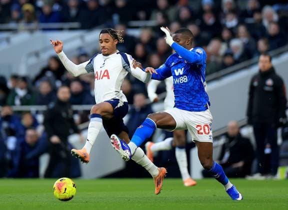 Wilson Odobert of Tottenham Hotspur in action against Nordi Mukiele of Sunderland Tottenham Hotspur v Sunderland, Premier League, Football, Tottenham Hotspur Stadium, London, UK - 04 Jan 2026London Tottenham Hotspur Stadium United Kingdom EDITORIAL USE ONLY No use with unauthorised audio, video, data, fixture lists, club league logos or live services. Online in-match use limited to 120 images, no video emulation. No use in betting, games or single club league player publications. Copyright: xGeorgexTewkesbury Shutterstockx 16220535aj