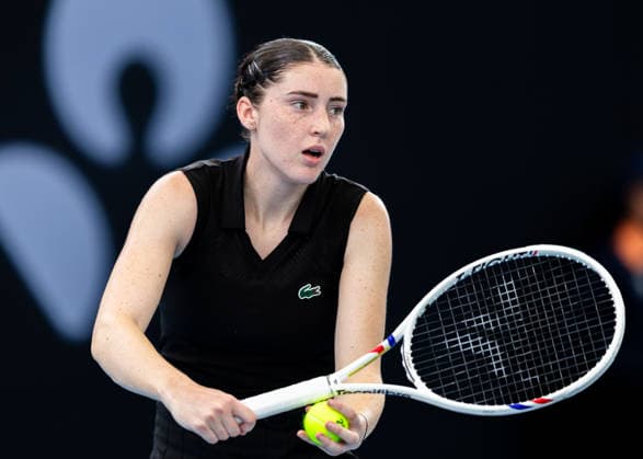 January 4, 2026, Brisbane, Qld, Australia: ELSA JACQUEMOT of France serves during her WomenÃ¢â‚¬â ¢s Singles round one match against AJLA TOMLJANOVIC of Australia at the Brisbane International. Tomljanovic won the match 6-1 6-3. Brisbane Australia - ZUMAt173 20260104_zsp_t173_008 Copyright: xStephanexThomasx