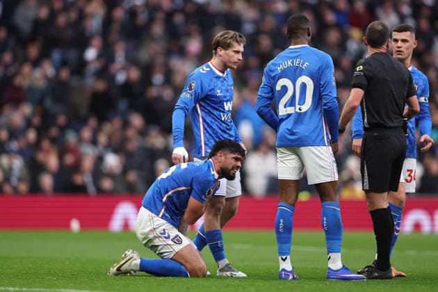 4th January 2026; Tottenham Hotspur Stadium, London, England; Premier League Football, Tottenham Hotspur versus Sunderland; Omar Alderete of Sunderland is down but declines physios treatment  KatiexChan