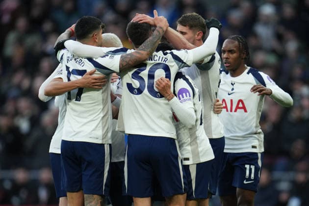 Premier League Tottenham Hotspur v Sunderland Tottenham hotspur score to make it 1-0 during the Premier League match Tottenham Hotspur vs Sunderland at Tottenham Hotspur Stadium, London, United Kingdom, 4th January 2026 (Photo by Harvey Murphy News Images) Copyright: xHarveyxMurphy NewsxImagesx