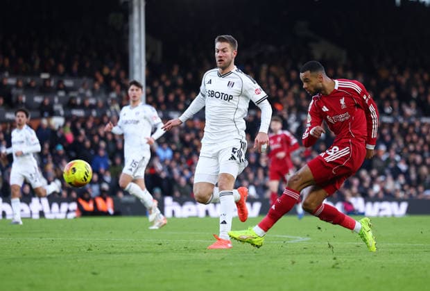 London, England, 4th January 2026. Cody Gakpo of Liverpool shoots at goal but fails to score during the Fulham vs Liverpool Premier League match at Craven Cottage, London. Picture credit should read: Paul Terry Sportimage EDITORIAL USE ONLY. No use with unauthorised audio, video, data, fixture lists, club league logos or live services. Online in-match use limited to 120 images, no video emulation. No use in betting, games or single club league player publications. SPI_014_PT_Fulham_Liverpool SPI-4430-0014