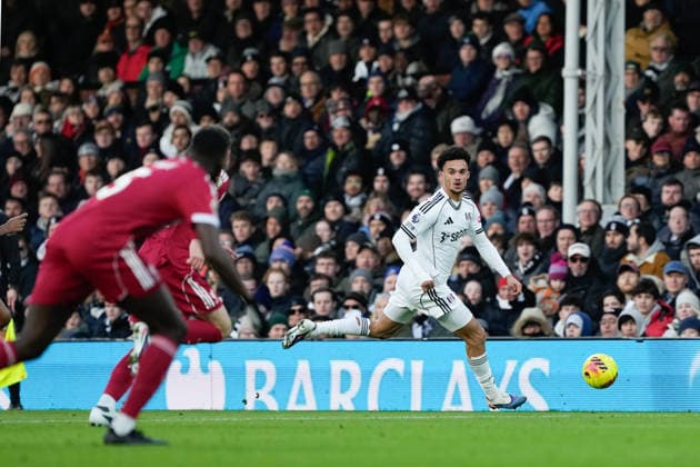 Fulham v Liverpool, Premier League Fulham defender Antonee Robinson (33) during the Premier League match between Fulham and Liverpool at Craven Cottage, London, UK on 4 January 2026. London Craven Cottage Greater London UK Editorial use only DataCo restrictions apply See www.football-dataco.com , Copyright: xStephenxFlynnx PSI-23529-0025