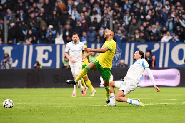 Olympique de Marseille v FC Nantes - Ligue 1 McDonald s 2025 2026 19 Youssef EL ARABI (fcn) - 26 Bilal NADIR (om) during the Ligue 1 McDonald s match between Marseille and Nantes at Stade Velodrome on January 4, 2026 in Marseille, France. Marseille France  Copyright: xFEPx 776348243