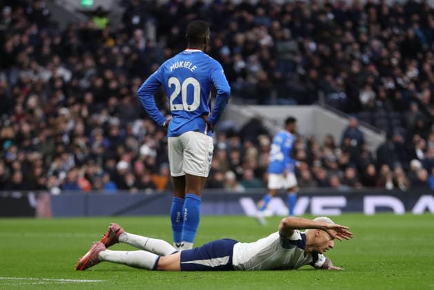 4th January 2026; Tottenham Hotspur Stadium, London, England; Premier League Football, Tottenham Hotspur versus Sunderland; Richarlison of Tottenham Hotspur slams his palm onto the ground after shooting wide  KatiexChan