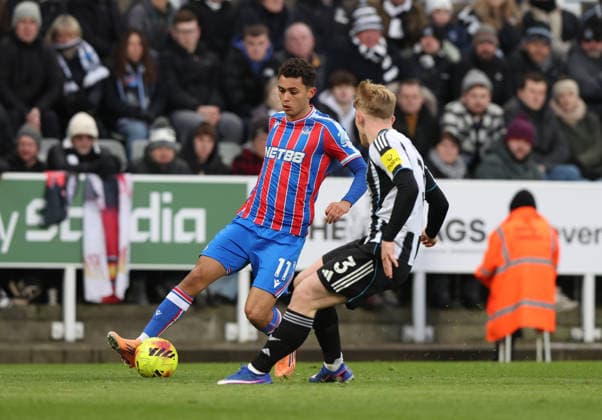 Newcastle Upon Tyne, England, 4th January 2026. Lewis Hall (R) of Newcastle United in action with Brennan Johnson of Crystal Palace during the Newcastle United vs Crystal Palace Premier League match at St. James Park, Newcastle Upon Tyne. Picture credit should read: Nigel Roddis Sportimage EDITORIAL USE ONLY. No use with unauthorised audio, video, data, fixture lists, club league logos or live services. Online in-match use limited to 120 images, no video emulation. No use in betting, games or single club league player publications. SPI_025_NR_NEWC_CRYS SPI-4431-0025