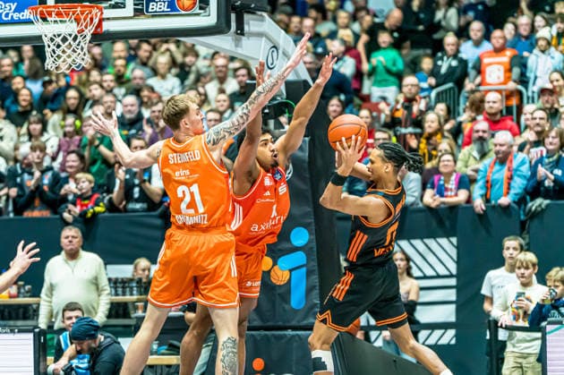 Chemnitz, Deutschland 04. Januar 2026: 1.BBL - 2025 2026 - Niners Chemnitz vs. Rasta Vechta Im Bild: Copyright: xFotostandx xNachtigallx