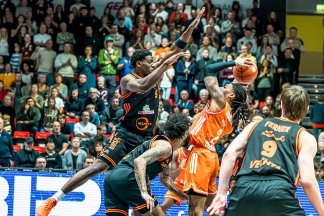 Chemnitz, Deutschland 04. Januar 2026: 1.BBL - 2025 2026 - Niners Chemnitz vs. Rasta Vechta Im Bild: Copyright: xFotostandx xNachtigallx