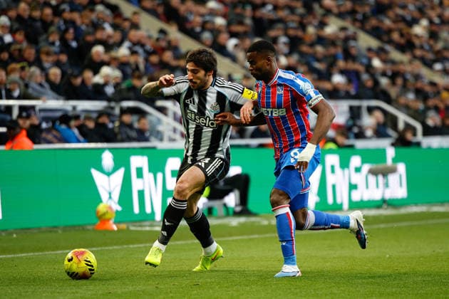 Newcastle United v Crystal Palace, Premier League Marc Guehi of Crystal Palace challenges with Sandro Tonali of Newcastle United during the Premier League match between Newcastle United and Crystal Palace at St. James s Park, Newcastle, UK on 4 January 2026. Newcastle St. James s Park Tyne and Wear UK Editorial use only DataCo restrictions apply See www.football-dataco.com , Copyright: xCraigxCowanx PSI-23512-0050