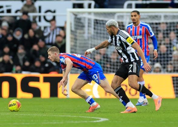 Newcastle United v Crystal Palace Premier League Adam Wharton of Crystal Palace (left) wins the ball from Joelinton of Newcastle United during the Premier League match at St. James s Park, Newcastle 04 01 2026 UK Newspapers OUT Copyright: xFredxPalmerx FIL-22748-0107