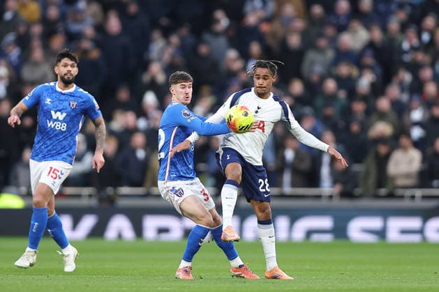 4th January 2026; Tottenham Hotspur Stadium, London, England; Premier League Football, Tottenham Hotspur versus Sunderland; Trai Hume of Sunderland and Wilson Odobert of Tottenham Hotspur tussle for the ball  KatiexChan