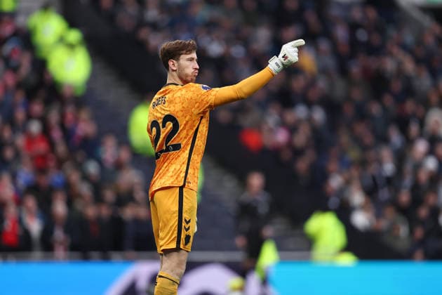 4th January 2026; Tottenham Hotspur Stadium, London, England; Premier League Football, Tottenham Hotspur versus Sunderland; goalkeeper Robin Roefs of Sunderland  KatiexChan
