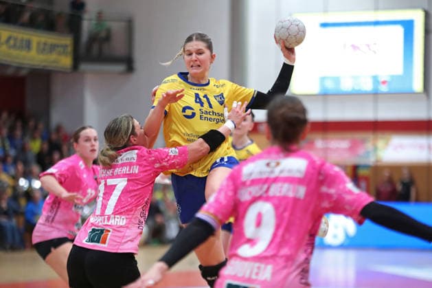 Handball, 2. Alsco HBF: HC Leipzig - Füchse Berlin; 04.01.2026 Wiebke Meyer (41, HC Leipzig) steigt zum Wurf hoch. 2. Alsco Handball Bundesliga Frauen, HBF, Saison 2025 2026, 12. Spieltag: HC Leipzig vs. Füchse Berlin am 04.01.2026 in der Sporthalle Brüderstraße Leipzig. Copyright: xBEAUTIFULxSPORTS JanxKaeferx