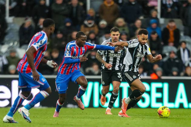 Newcastle United v Crystal Palace, Premier League Jacob Murphy Of Newcastle United in action during the Newcastle United v Crystal Palace Premier League match at St. James Park, Newcastle Upon Tyne, England on 4 January 2026 Credit: Lee Keuneke Every Second Media Editorial use only. All images are copyright Every Second Media Limited. No images may be reproduced without prior permission. All rights reserved. Premier League and Football League images are subject to licensing agreements with Football DataCo Limited. see https: www.football-dataco.com Copyright: xIMAGO EveryxSecondxMediax ESM-1735-0060 LeexKeunekex xEveryxSecondxMediax