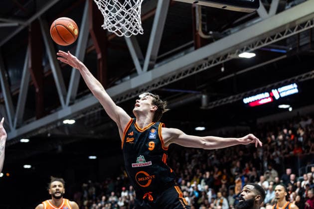 GER, easy-Credit Basketball-Bundesliga, Niners Chemnitz - RASTA Vechta. 04.01.2026, Messe, Chemnitz, GER, easy-Credit Basketball-Bundesliga, Niners Chemnitz - RASTA Vechta. Joschka Ferner (RASTA Vechta 9) Foto Alexander Trienitz Chemnitz Messe Sachsen Deutschland