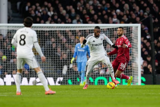 Fulham v Liverpool, Premier League Fulham defender Issa Diop (31) during the Premier League match between Fulham and Liverpool at Craven Cottage, London, UK on 4 January 2026. London Craven Cottage Greater London UK Editorial use only DataCo restrictions apply See www.football-dataco.com , Copyright: xStephenxFlynnx PSI-23529-0046