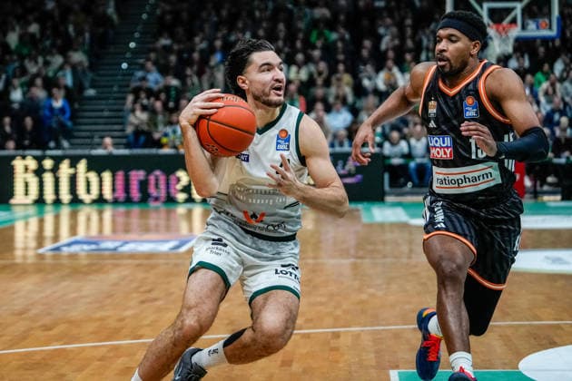 04.01.2026, xdaymx, Basketball easyCredit BBL, Gladiators Trier - Ratiopharm Clayton Guillozet (Trier) beim Wurf (DFL DFB REGULATIONS PROHIBIT ANY USE OF PHOTOGRAPHS as IMAGE SEQUENCES and or QUASI-VIDEO) Trier