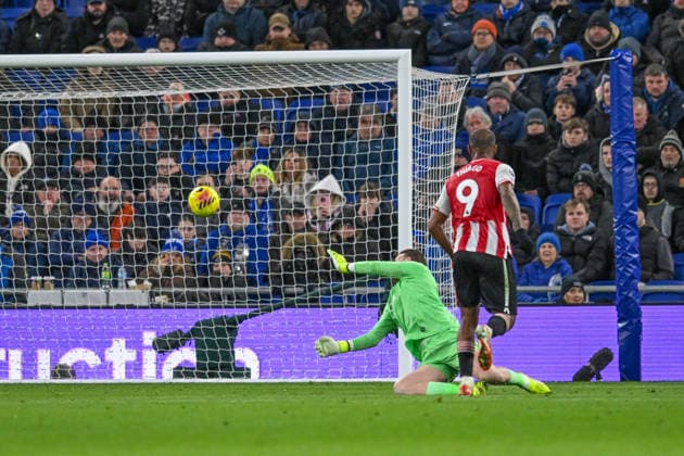 Everton v Brentford Premier League Igor Thiago of Brentford scores the forth goal for his team during the Premier League match at the Hill Dickson Stadium, Liverpool 04 01 2026 UK Newspapers OUT Copyright: xKarlxVallantinex FIL-22745-0064