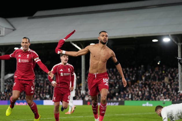 Fulham v Liverpool, Premier League GOAL 1-2 Liverpool forward Cody Gakpo (18) gets a late goal and celebrates during the Premier League match between Fulham and Liverpool at Craven Cottage, London, UK on 4 January 2026. London Craven Cottage Greater London UK Editorial use only DataCo restrictions apply See www.football-dataco.com , Copyright: xStephenxFlynnx PSI-23529-0069