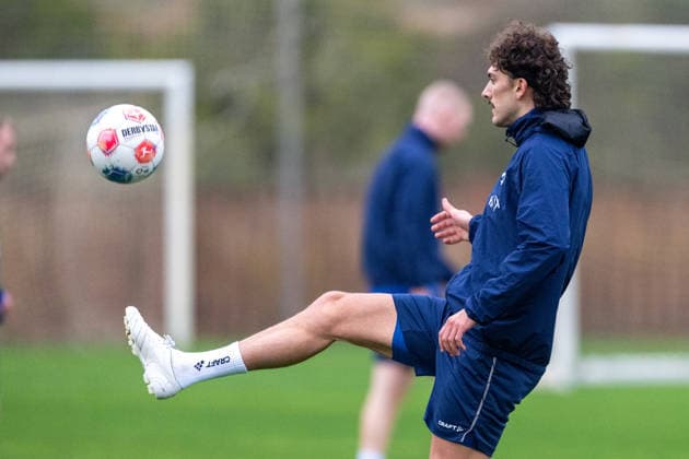 Fraser Hornby (SV Darmstadt 1898, 09) am Ball, ESP, SV Darmstadt 98, Fussball, 2. Bundesliga, Trainingslager in El Saler, 1. Tag, 04.01.2026. ESP, SV Darmstadt 98, Fussball, 2. Bundesliga, Trainingslager in El Saler, 1. Tag, 04.01.2026. El Saler