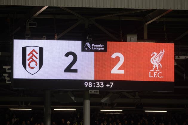 Football - FA Premier League - Fulham FC v Liverpool FC LONDON, ENGLAND - Sunday, January 4, 2026: A scoreboard showing Fulham 2-2 Liverpool at 90 minutes during the FA Premier League match between Fulham FC and Liverpool FC at Craven Cottage. (Photo by David Rawcliffe Propaganda) LONDON Craven Cottage GREATER LONDON ENGLAND  Copyright: xDavidxRawcliffex P2026-01-04-Fulham_Liverpool-99